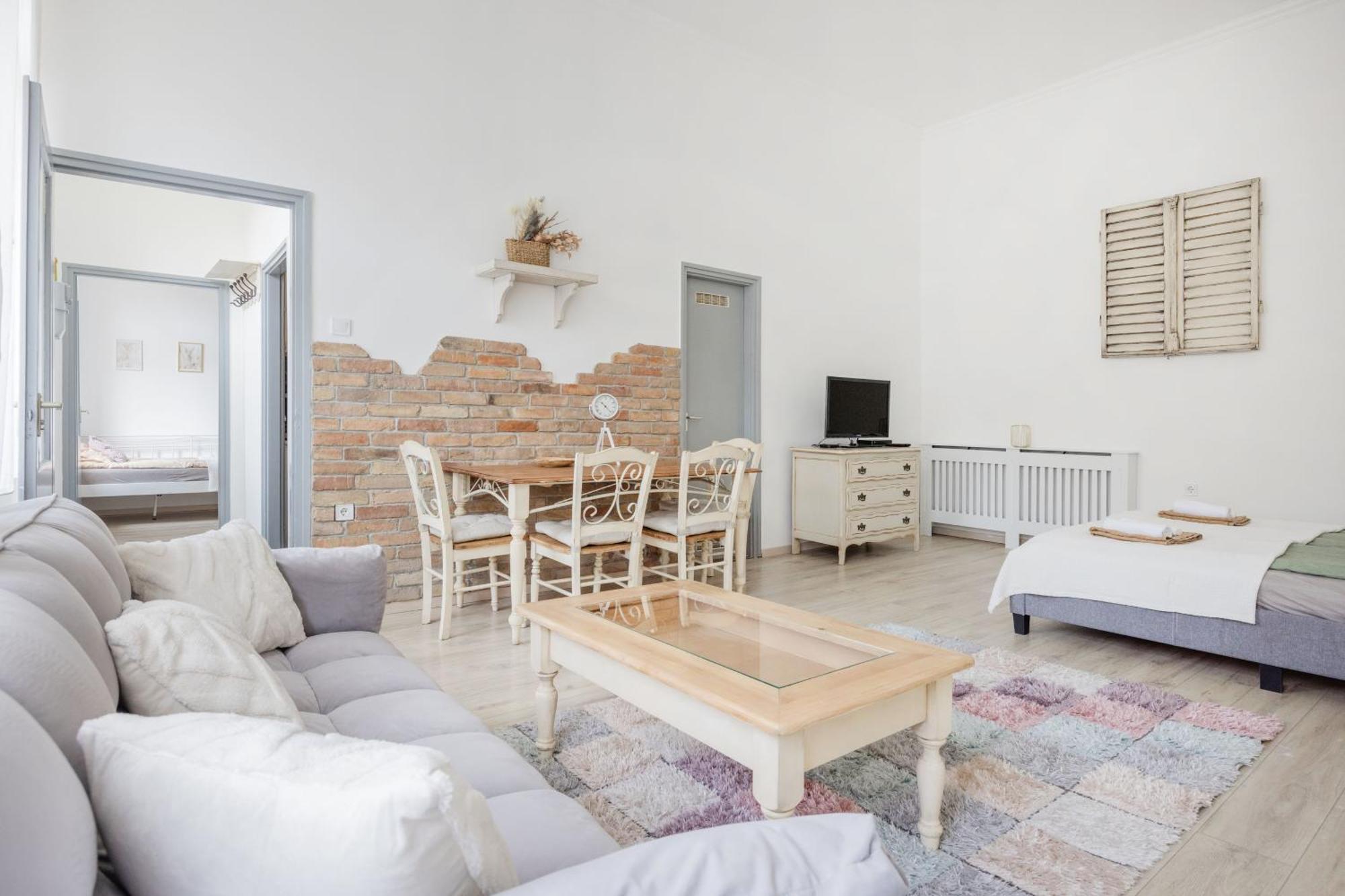 A Touch Of Provence And Pastels In The Centre Apartment Budapest Exterior photo