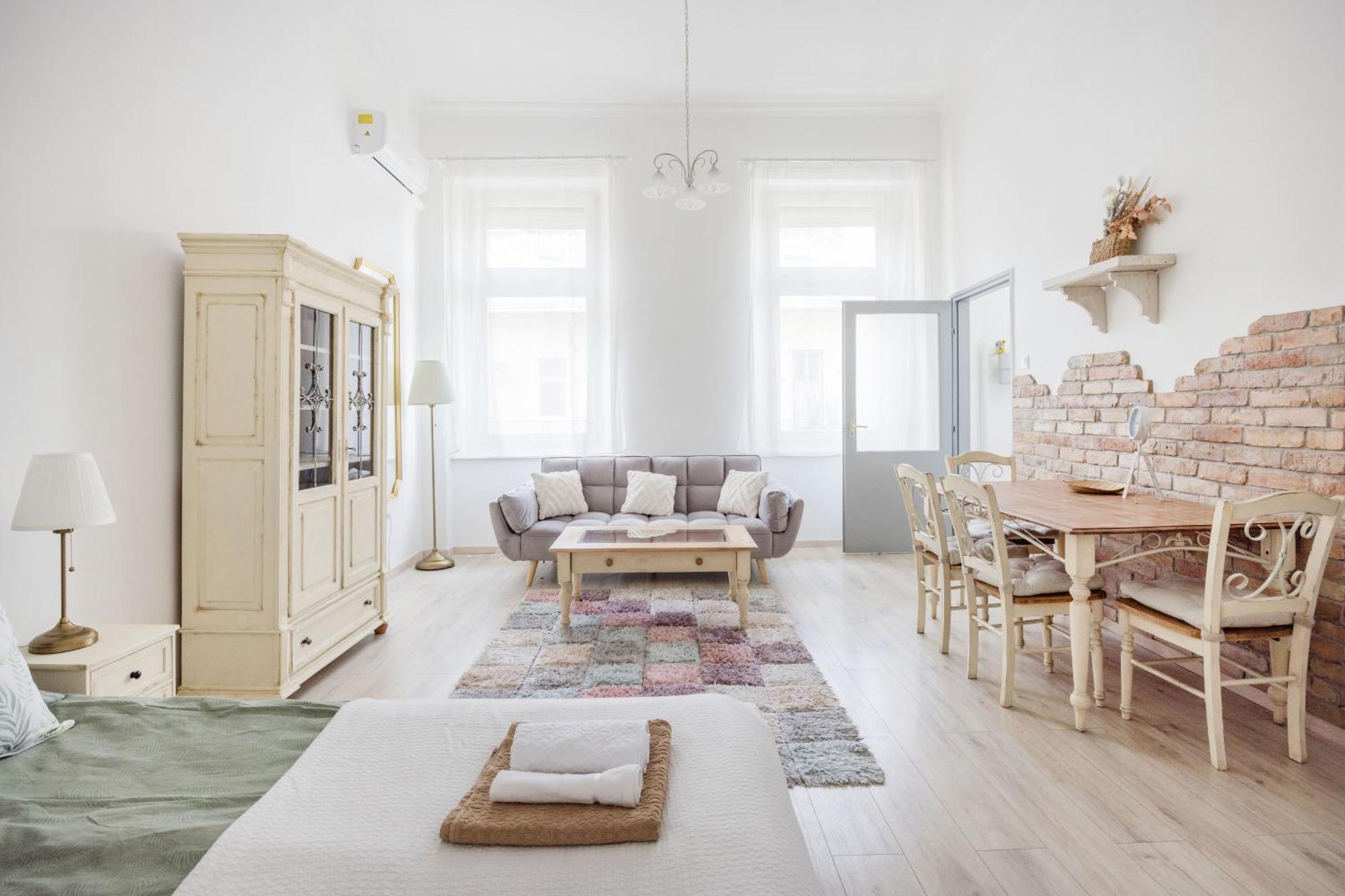 A Touch Of Provence And Pastels In The Centre Apartment Budapest Exterior photo